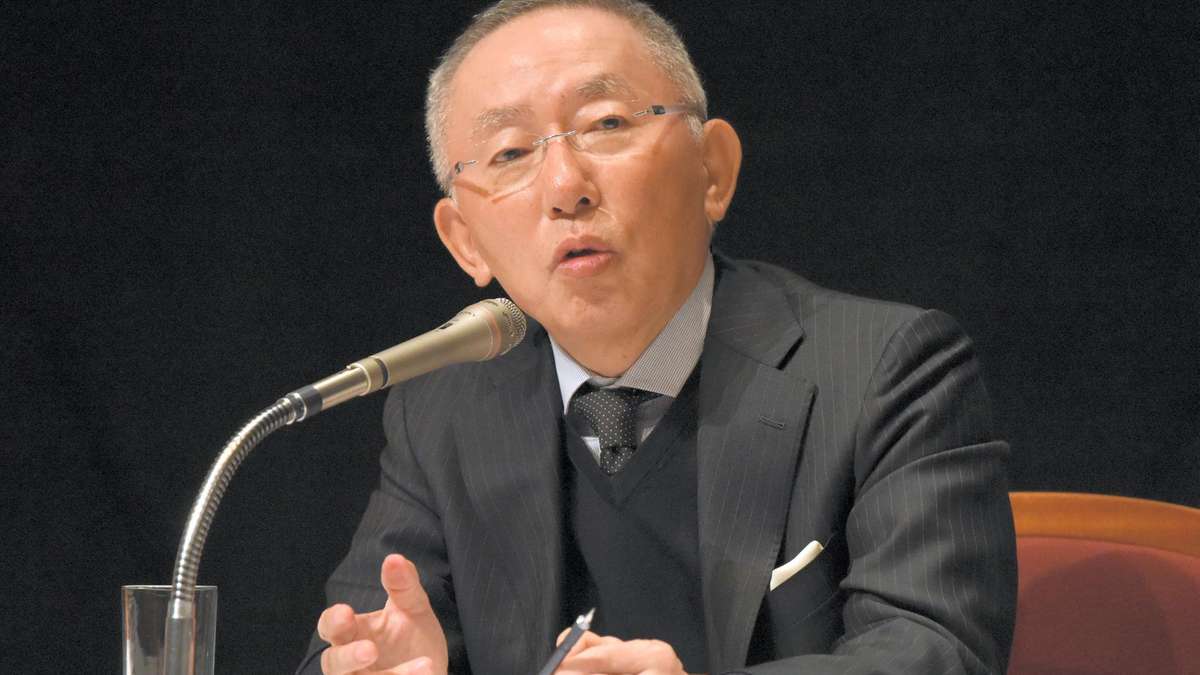 founder tadashi yanai softbank board