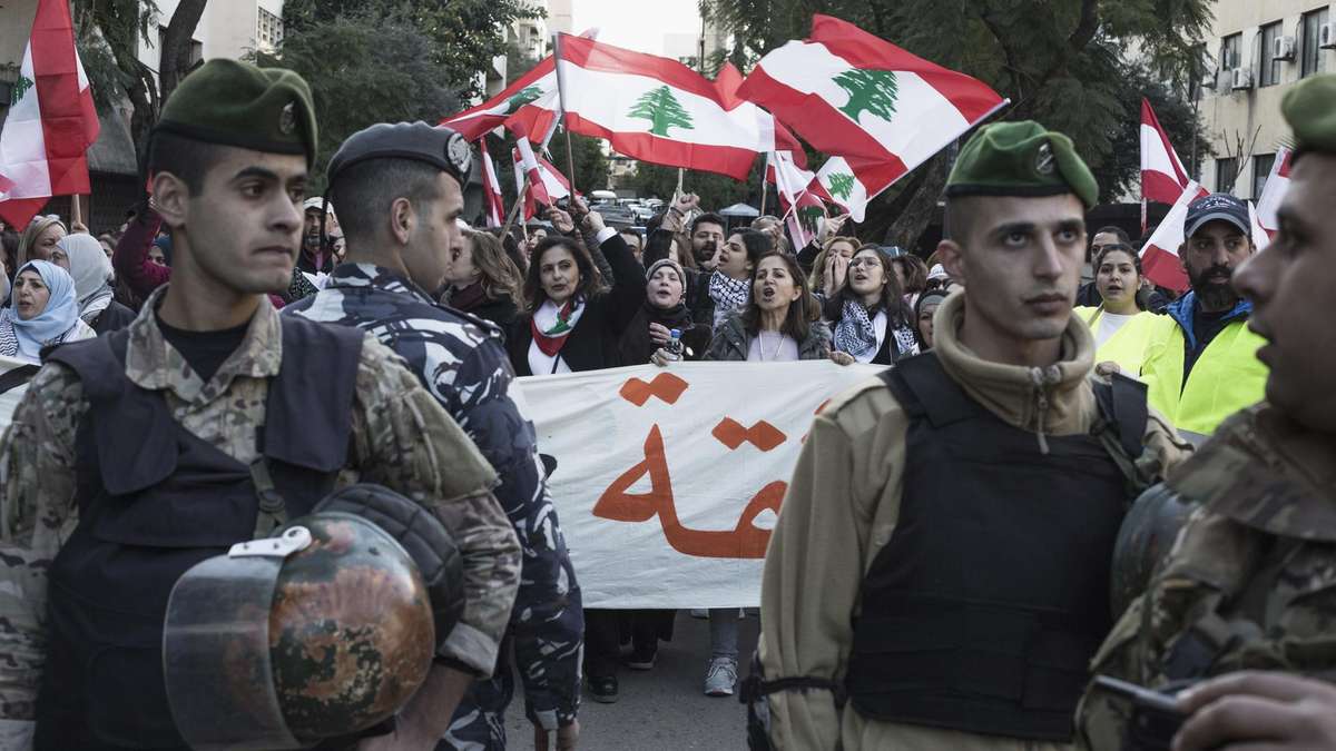 lebanon beirut national bprotestersb police