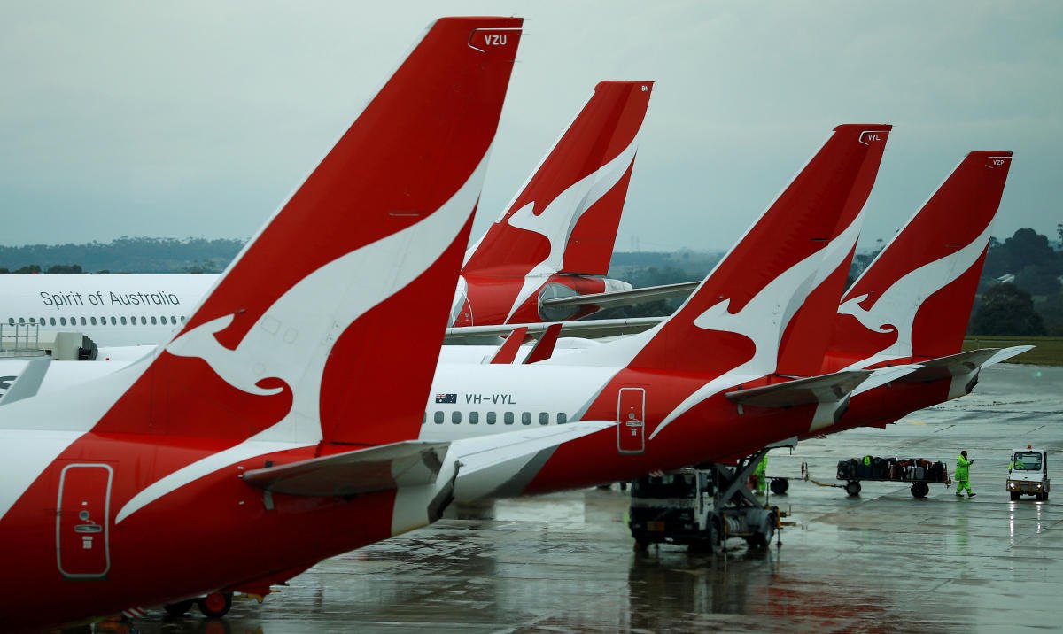 pilots qantas pay longest commercial