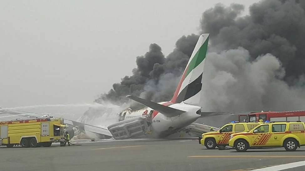 dubai crash emirates pilots report