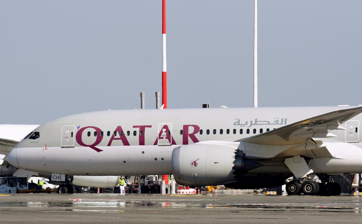 qatar iag stake buying airways