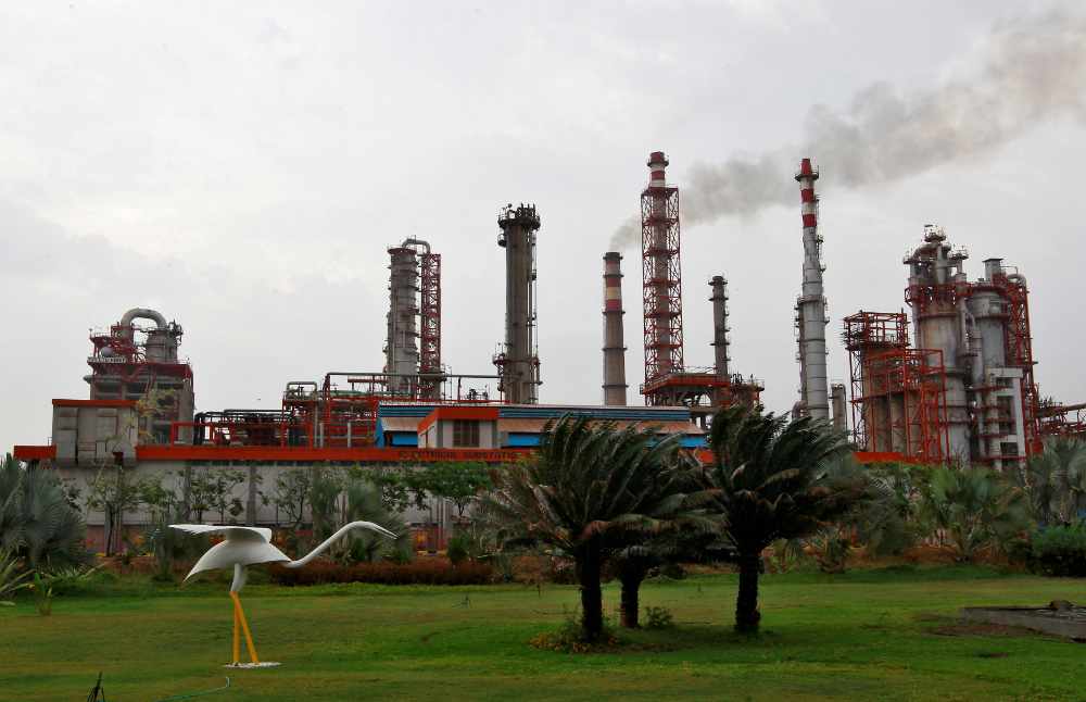 oil output global refiners demand
