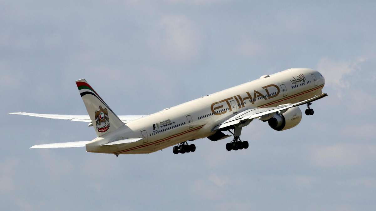 flight cargo airways etihad emergency