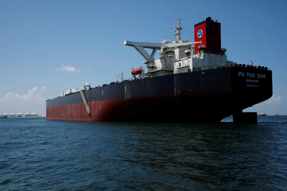 traders supertanker rates sea oil