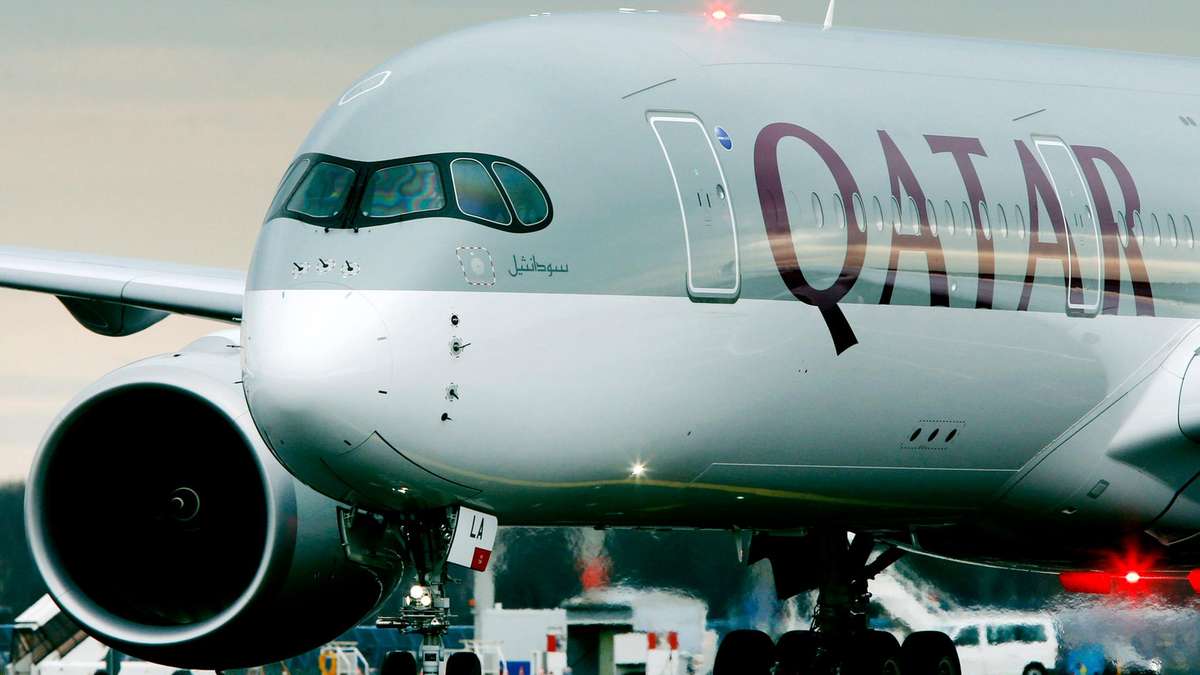 qatar airbus airways plane ceo