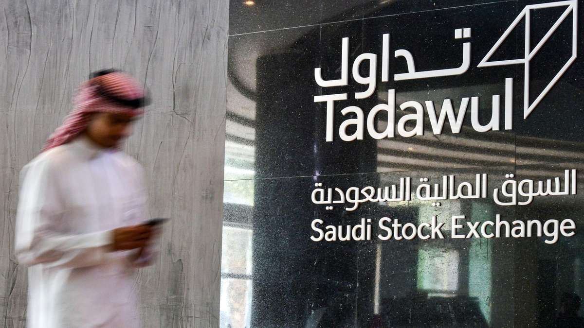 gulf national ipo jumps listings