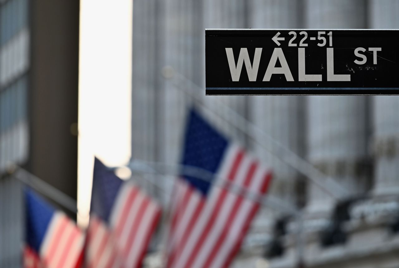 wall-street street newsletter stocks investors
