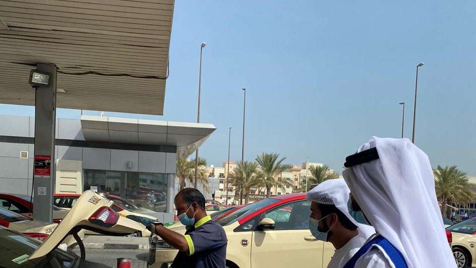 dubai distancing rules taxis national